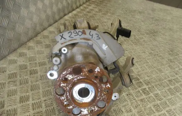 Mercedes-Benz AMG GT 4 x290 w290 Front wheel hub spindle knuckle 