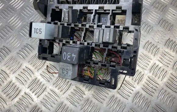 Ford Galaxy Fuse box set 14447