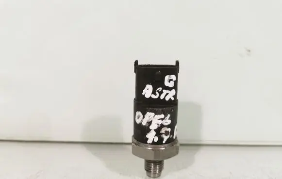 Fuel pressure sensor