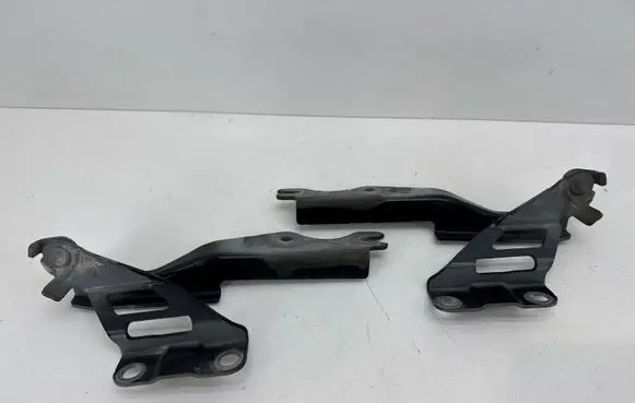 Mazda 6 Engine bonnet/hood hinges 
