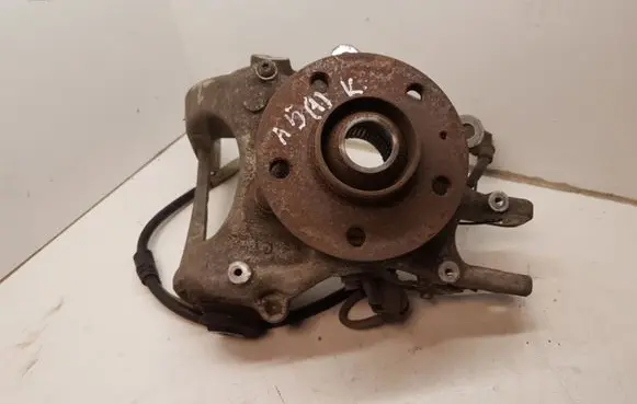 Rear wheel hub spindle/knuckle