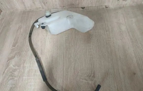 Honda Civic Windshield washer fluid reservoir/tank 19141RSRE0