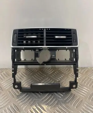Audi A8 S8 D3 4E Rear air vent grill 4E0819203A