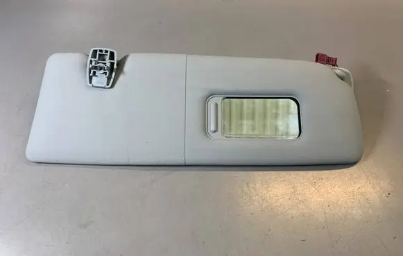 BMW 1 E81 E87 Sun visor 7120566