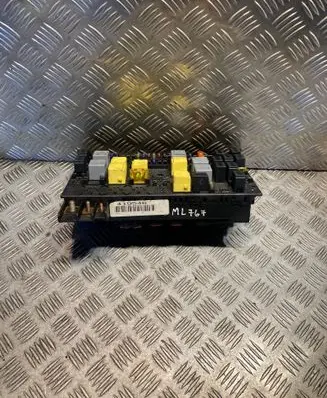 Mercedes-Benz ML W163 Fuse box set 1635450205 A1635450205