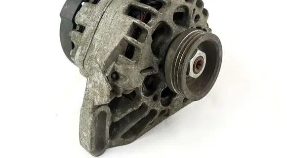 Renault Clio III Generator/alternator 8200064344 604057581 2542540D