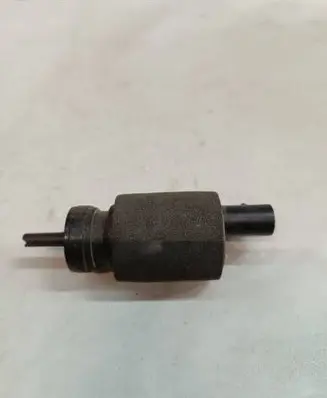 BMW 5 E39 Windscreen/windshield washer pump 8362154