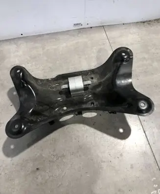Engine mount bracket