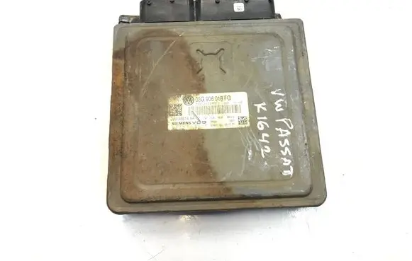 Volkswagen PASSAT B6 Engine control unit/module 03G906018FG K1642