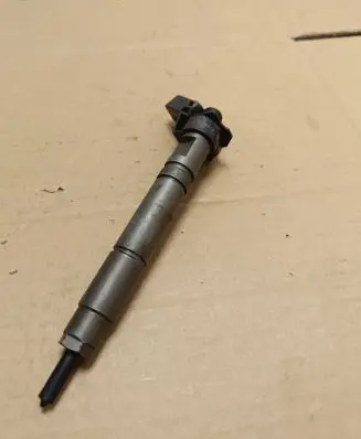 Mercedes-Benz E W211 Fuel injector A6290700287 0445115