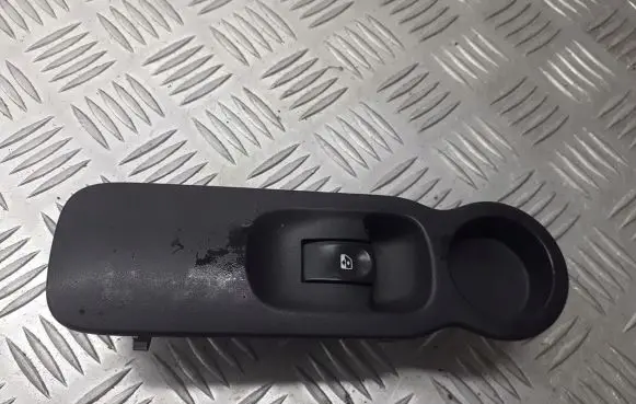 Renault Modus Electric window control switch 8200278436