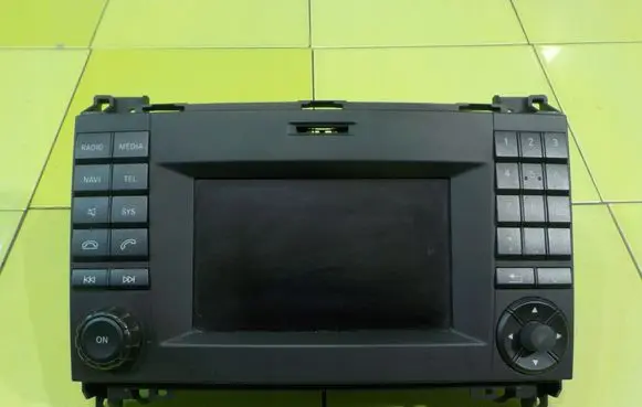 Mercedes-Benz Vito Viano W447 Radio/CD/DVD/GPS head unit A4479009005 XP206