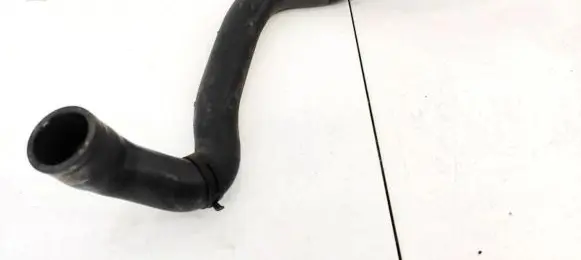 Volkswagen Touran I Engine coolant pipe/hose