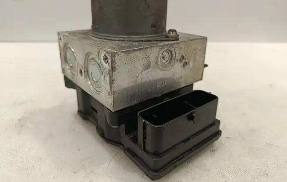 Ford Mondeo MK IV ABS Pump AG912C405AA 54085178E 16565707