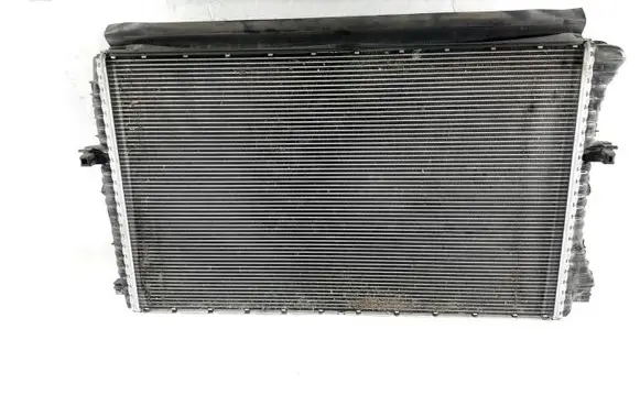 Volkswagen Golf VIII Coolant radiator 5WA121251C
