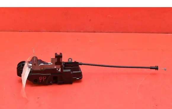 Volvo V40 Front door lock 31440390