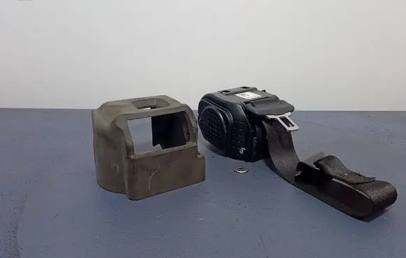 BMW 1 F40 Front seatbelt 7456278