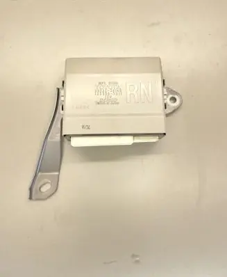Lexus GS 250 350 300H 450H Air suspension control unit module (rear) 8922230140 1233007311