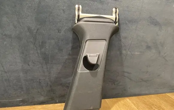 (B) pillar trim (top)