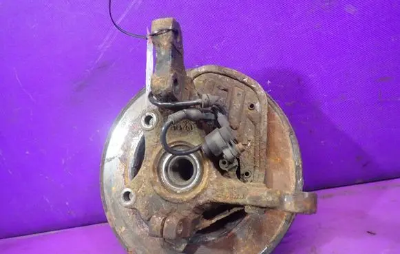 Opel Meriva A Front wheel hub spindle knuckle