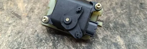 Volkswagen PASSAT B5.5 Intake manifold valve actuator/motor 