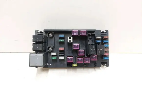 Subaru Forester SH Fuse module 82241SC020 101015 MB100200B