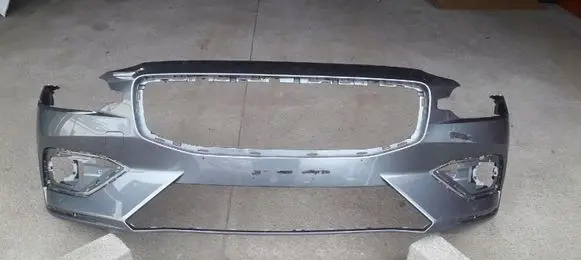 Volvo V60 Front bumper 31690589