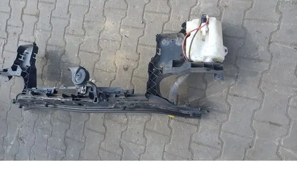 Renault Megane II Radiator support slam panel