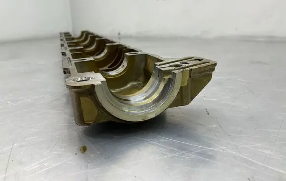 BMW 5 E60 E61 Camshaft holder 7550913