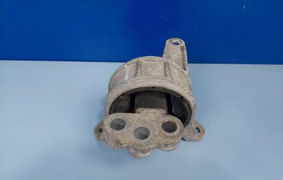 Opel Zafira B Engine mount bracket 13125637 2105273