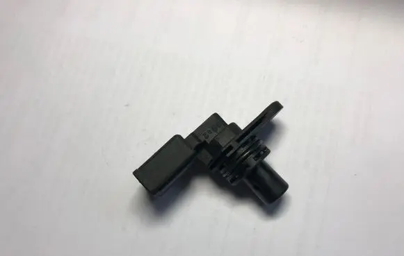 Volkswagen Golf IV Camshaft speed sensor 036907601D
