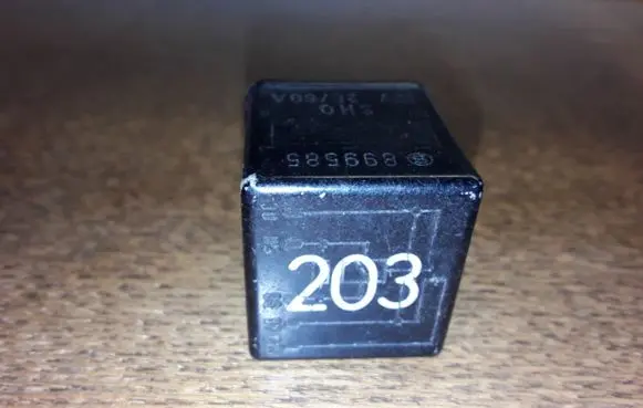 Audi A8 S8 D2 4D Other relay 8A0951253A 899585