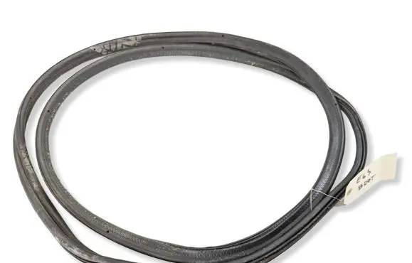 BMW 6 E63 E64 Seal rubber (tailgate) 7008802