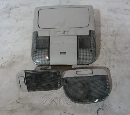 Subaru Legacy Boot/trunk interior light VC12-083