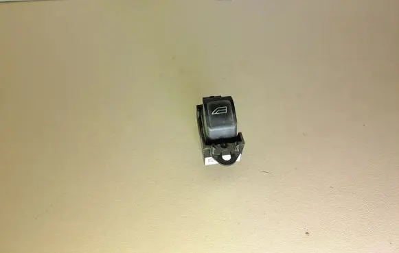 Volvo V70 Electric window control switch 30773273 03453410