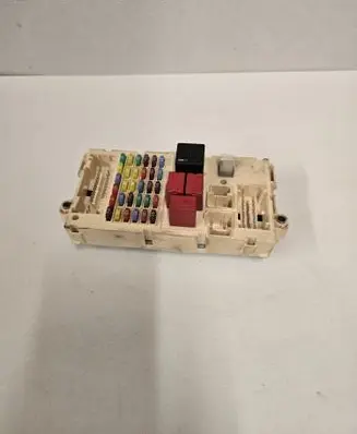 Alfa Romeo 159 Fuse module 50507093 NPL93991 501210970000