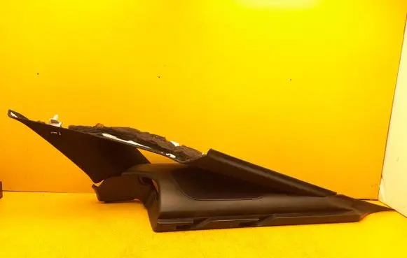 Mercedes-Benz GLE W167 (D)pillar trim (top) A1676902210