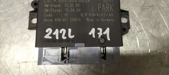 Mercedes-Benz E W212 Parking PDC control unit/module A0009008004