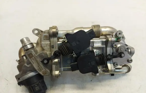 BMW 2 Active Tourer U06 EGR valve cooler 8590000