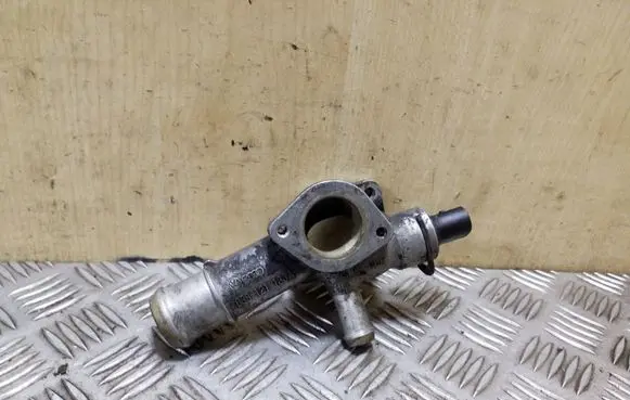 Audi A4 S4 B5 8D Engine coolant pipe/hose 038121133A