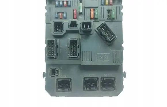 Peugeot 206 Fuse module 9652474680 511085320