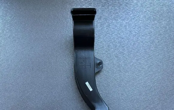 Mitsubishi Pajero Cabin air duct channel MB568201