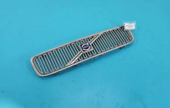 Volvo V70 Front bumper upper radiator grill 08693346 IMPRK1511107