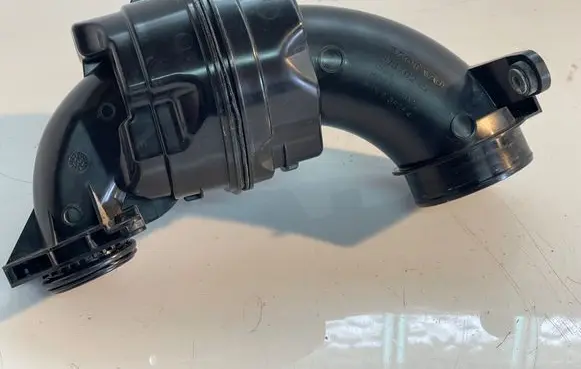 Volvo XC90 Intake resonator 31370245
