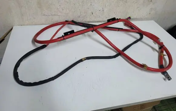 Positive cable (battery)