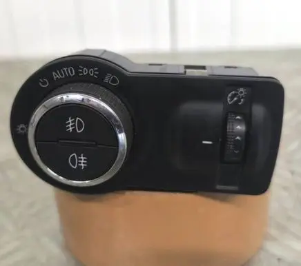 Opel Insignia A Light switch 13268707