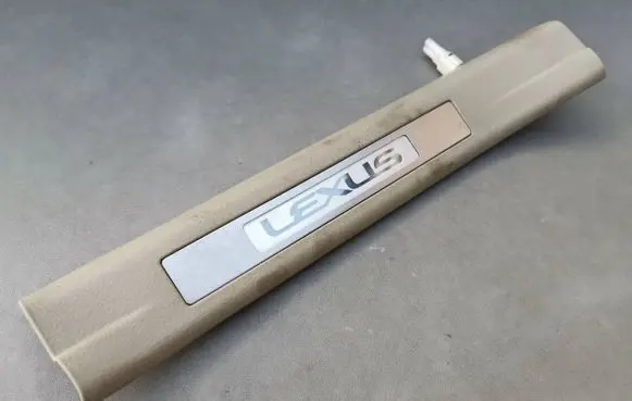 Lexus RX 330 - 350 - 400H Rear sill trim cover 6794048020 6791848030