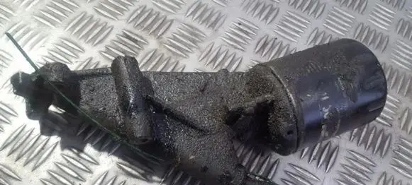 Citroen Xsara Picasso Oil filter mounting bracket