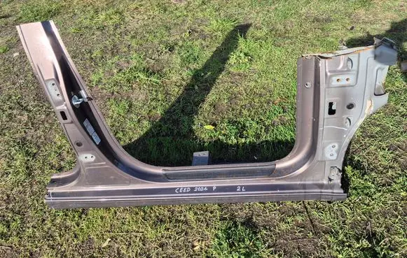 KIA Ceed Side car body part 