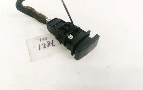 Toyota Avensis T250 Hazard light switch TR9503 157963